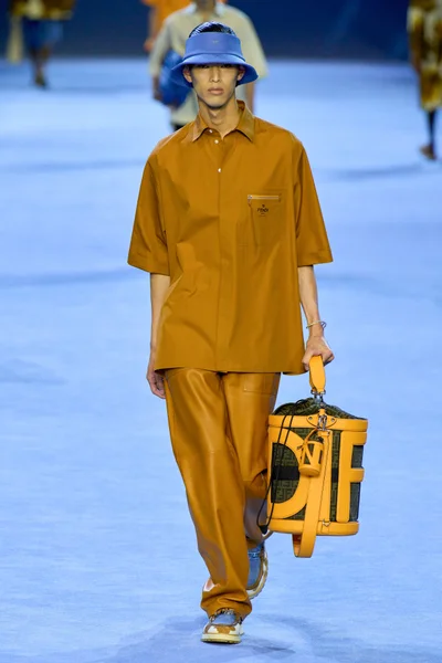 Look 44